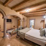 Otel Cratus Stone Palace 5*