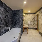 Cratus Stone Palace Otel 5*