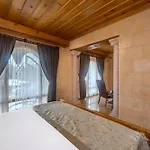 Hotel Cratus Stone Palace Göreme