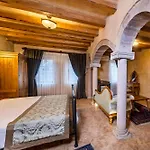 Otel Cratus Stone Palace 5*