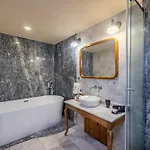 Cratus Stone Palace 5*