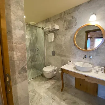 Cratus Stone Palace Hotel 5*