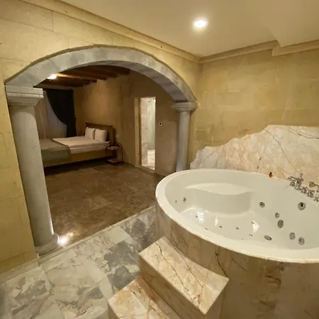 Hotel Cratus Stone Palace