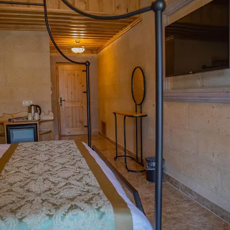 Hotel Cratus Stone Palace