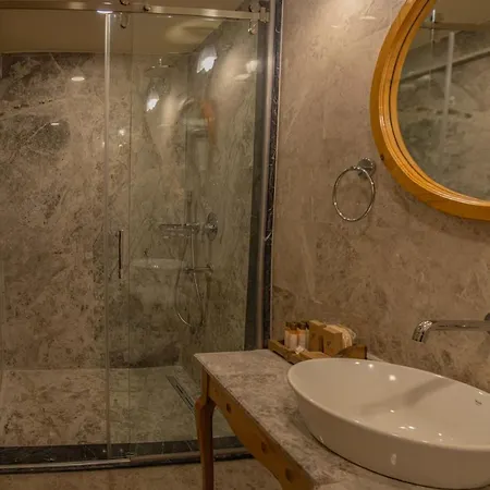 Cratus Stone Palace Hotel 5*