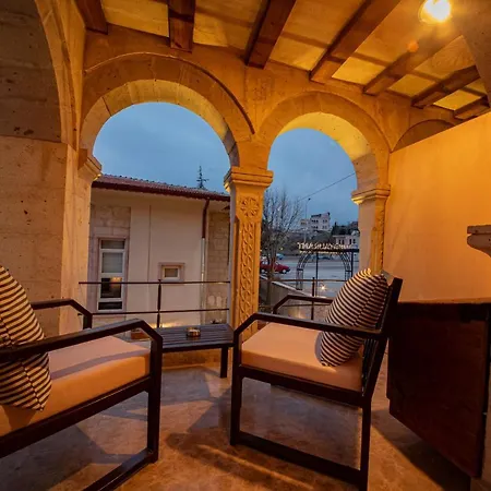 Hotel Cratus Stone Palace *