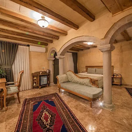 Hotel Cratus Stone Palace