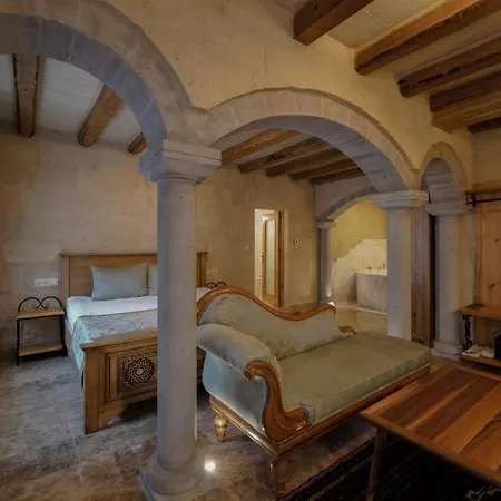 Hotel Cratus Stone Palace