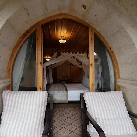 Cratus Stone Palace Hotel *