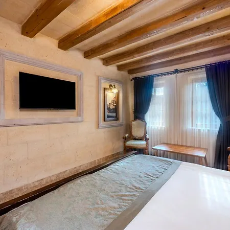 Hotel Cratus Stone Palace