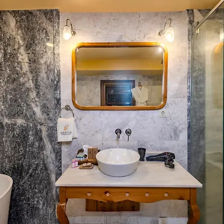 Otel Cratus Stone Palace 5*