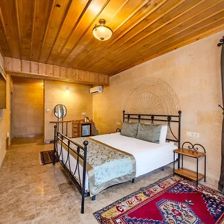 فندق Cratus Stone Palace