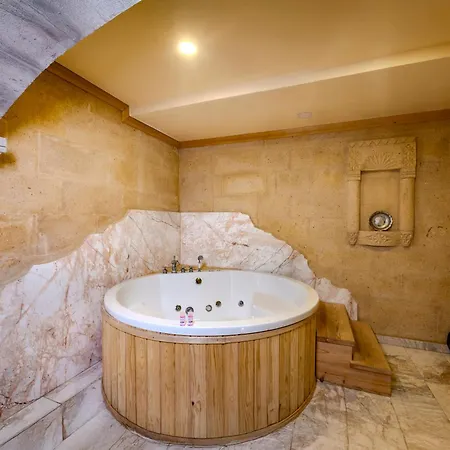 Cratus Stone Palace فندق 5*