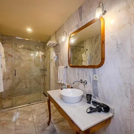 Cratus Stone Palace 5*
