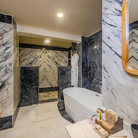 Cratus Stone Palace فندق 5*