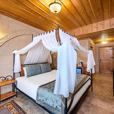 فندق Cratus Stone Palace 5*