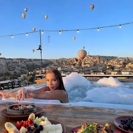 Hotel Cratus Stone Palace Göreme