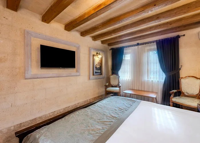 Otel Cratus Stone Palace