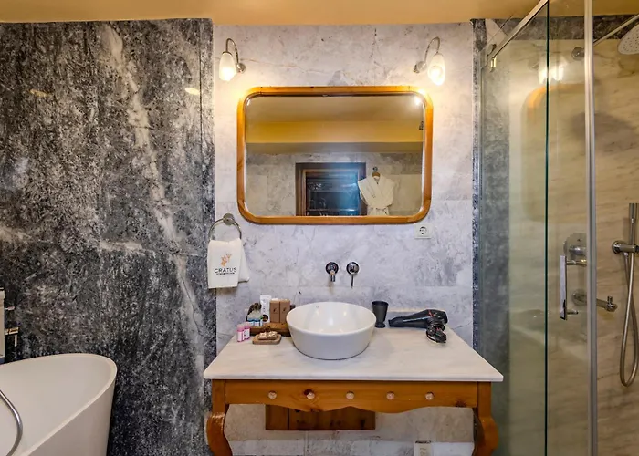 酒店 Cratus Stone Palace 5*