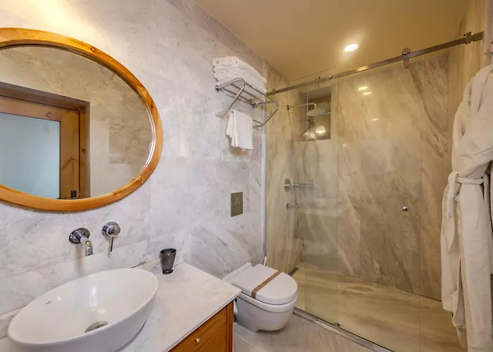 Cratus Stone Palace 酒店 格雷梅