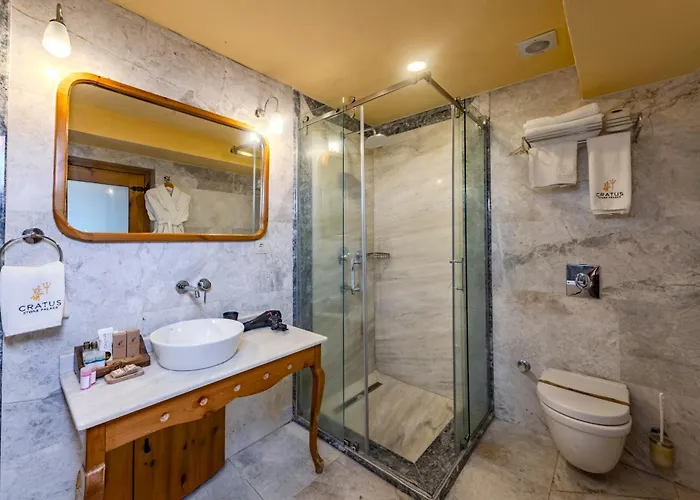 Hotel Cratus Stone Palace Göreme