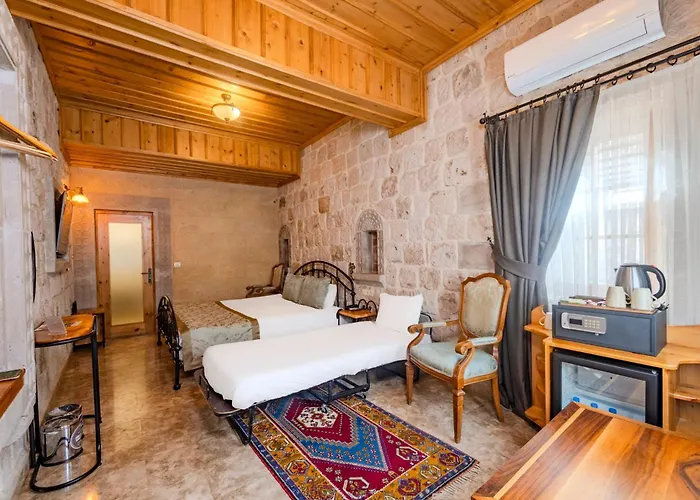 Hotel Cratus Stone Palace Göreme