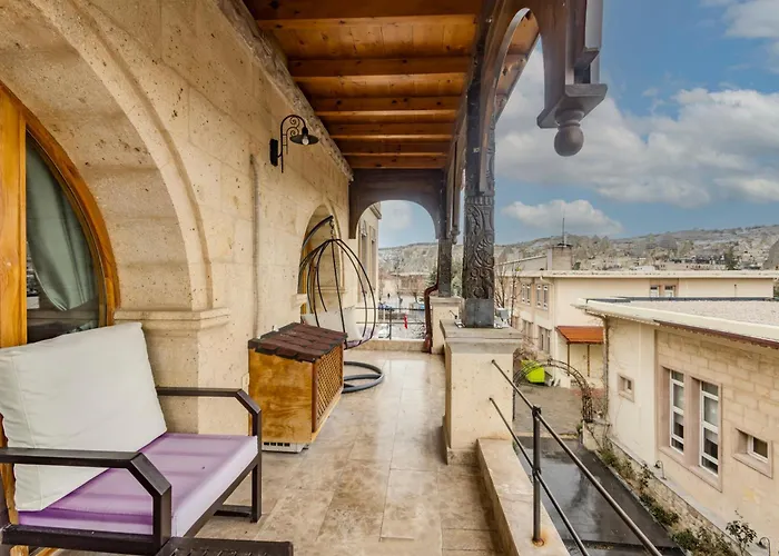 Hotel Cratus Stone Palace Göreme