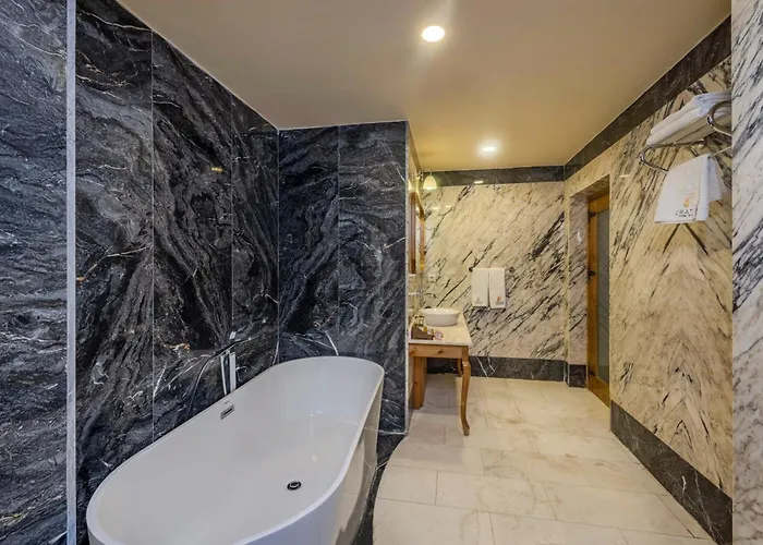 Cratus Stone Palace 酒店 5*