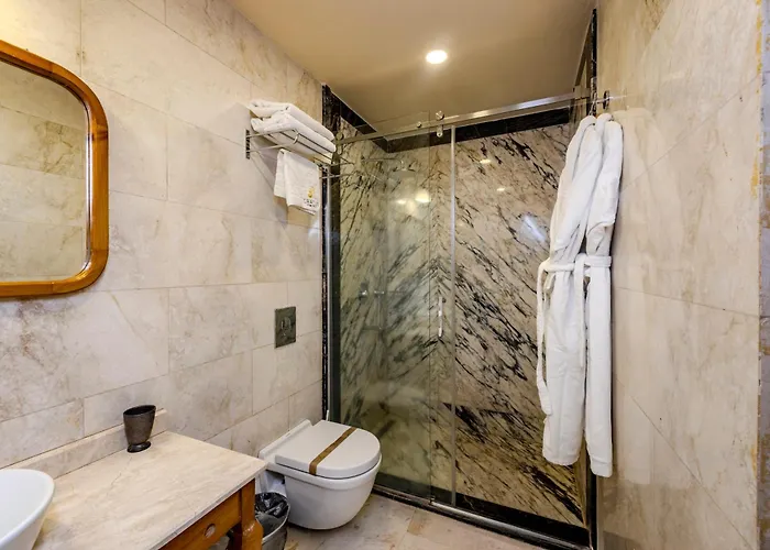 Cratus Stone Palace Hotel