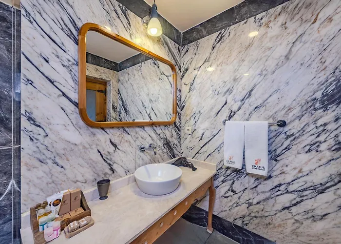 Cratus Stone Palace Hotel 5*